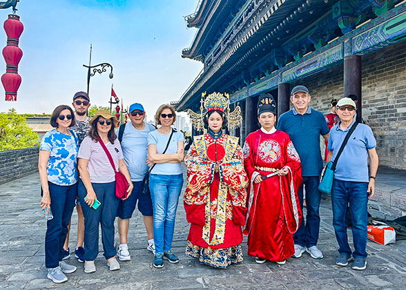 Meet Chinese New Couple at the City Wall