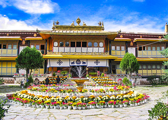 Norbulingka Park